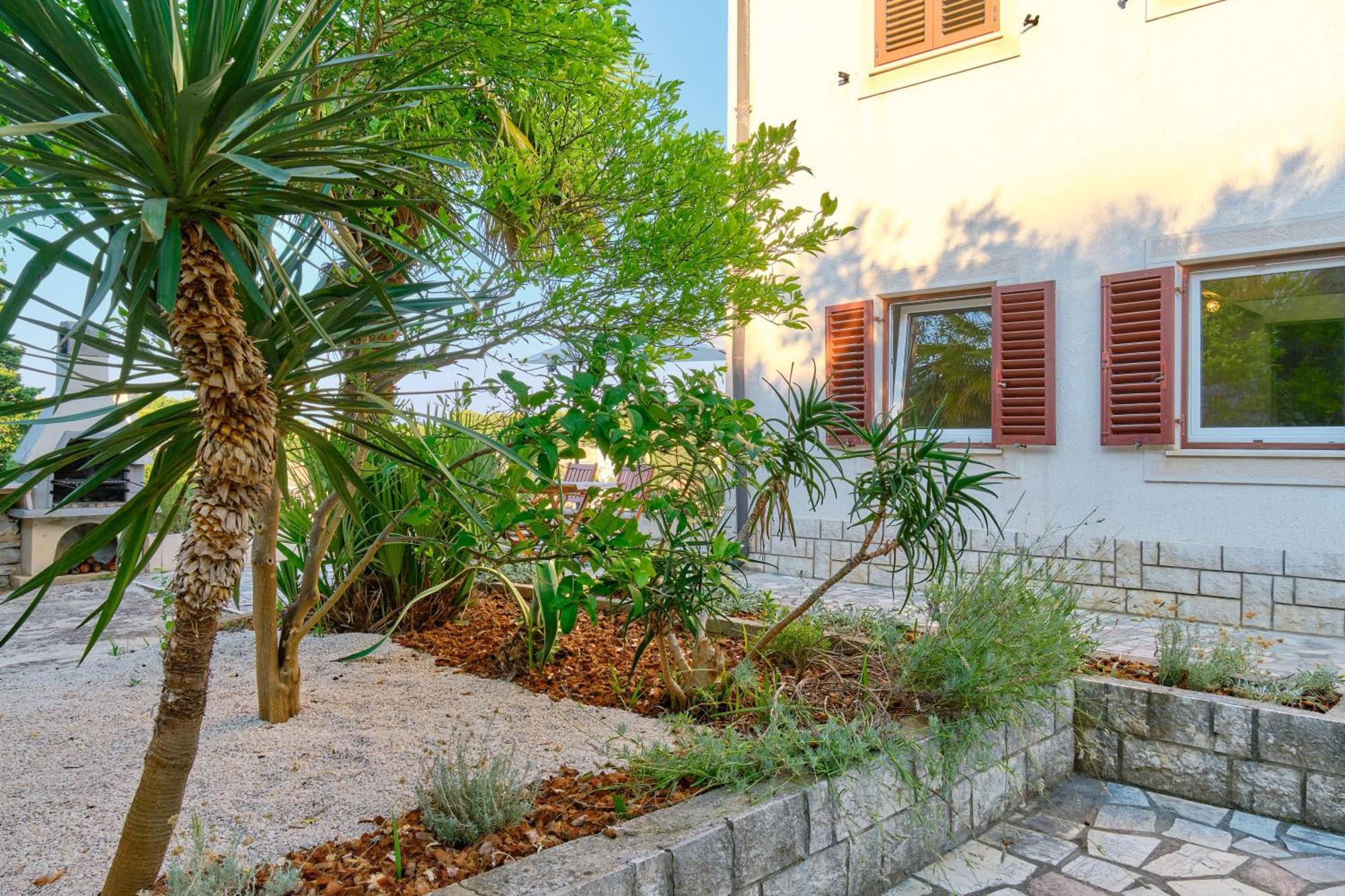Apartment Pepermint - Iqm Destination Quality Вели-Лошинь Экстерьер фото
